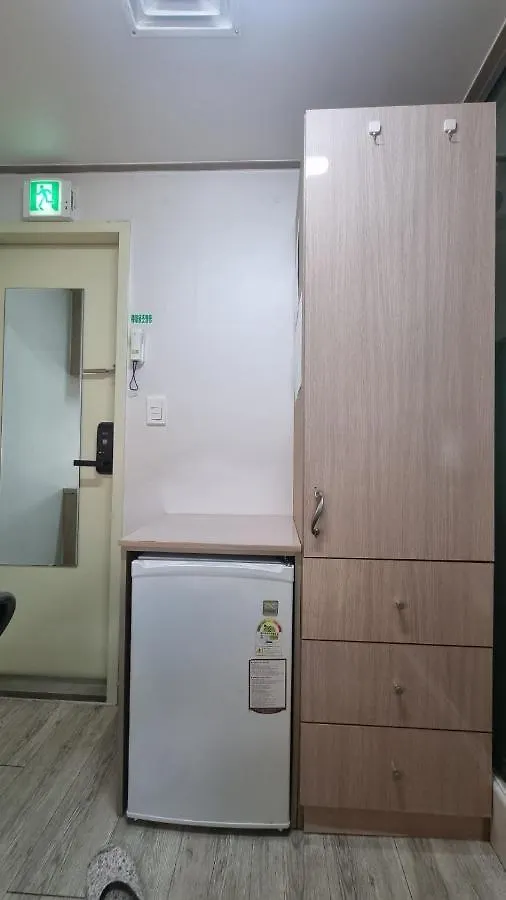 Tomato Livingtel Hostel Seoul South Korea