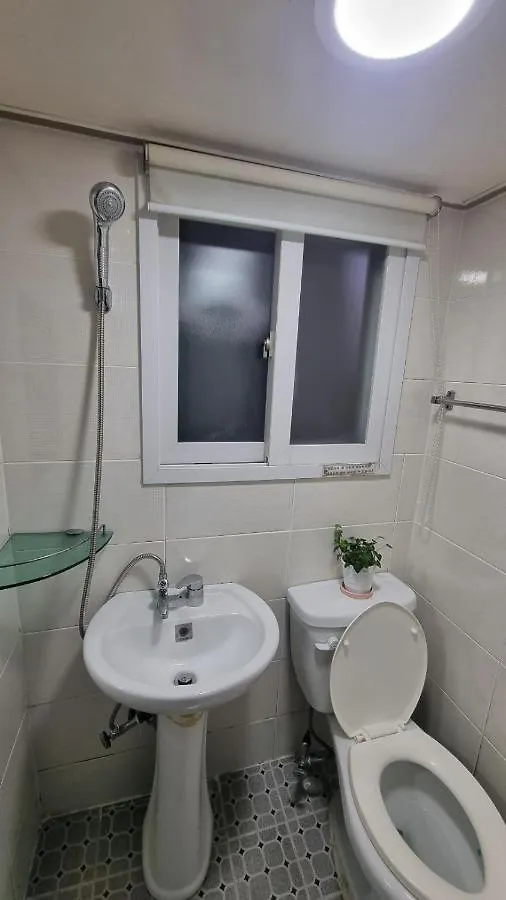 Tomato Livingtel Hostel Seoul South Korea