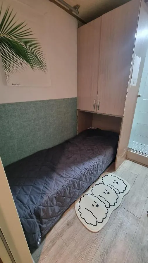 Tomato Livingtel Hostel Seoul 0*,